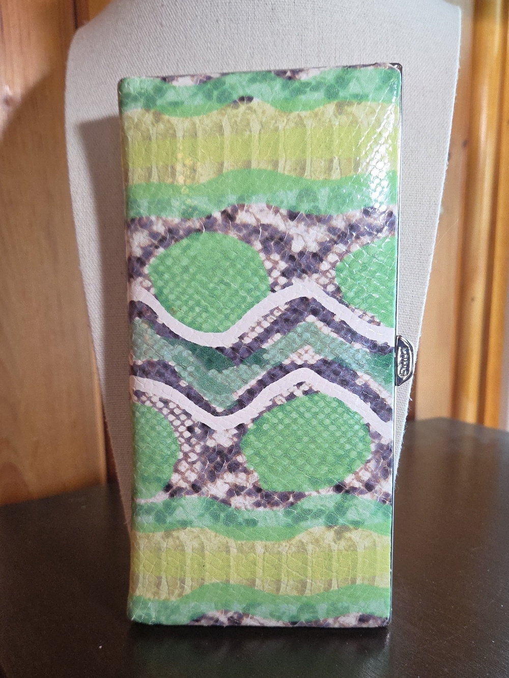 Lodis NWOT Green Snakeskin Leather Clutch Wallet